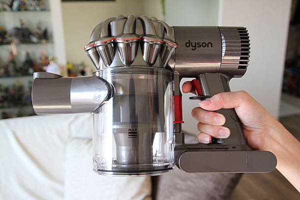 Dyson-DC74本體05.jpg