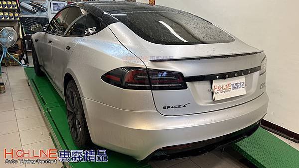 1130823_2024 Model S Plaid_制震桿+影片+短片+0819配合開發4支~EAF2098-2.jpg