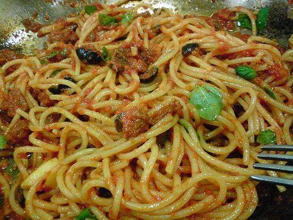 Spaghetti alla Putanesca, Versione di Chorizo