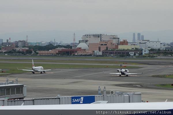 20171018  巴西嬌娃E-Jet滿場飛舞的大阪伊丹空港