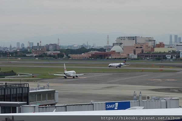 20171018  巴西嬌娃E-Jet滿場飛舞的大阪伊丹空港