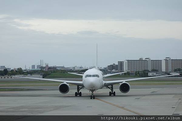 20171018  巴西嬌娃E-Jet滿場飛舞的大阪伊丹空港