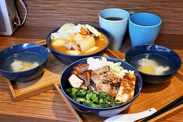 北投美食-快快丼食堂，清爽美味的里肌排飯、雞咖哩飯，平價關渡