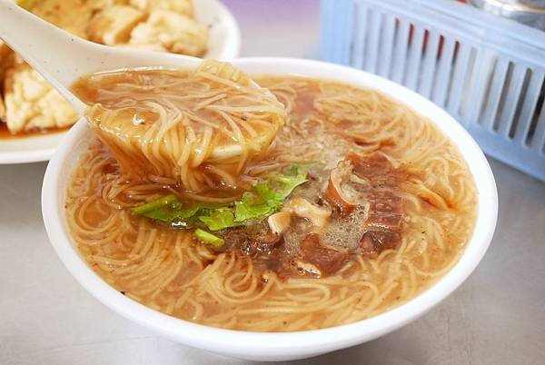八里美食-關渡橋下大腸麵線臭豆腐，八里美食小吃!
