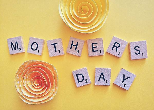 mothers-day-1372456_1280.jpg