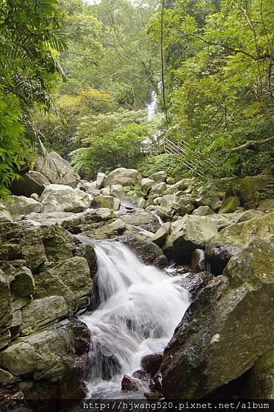 青山瀑布