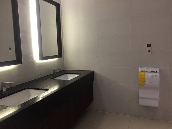 南港Citylink使用dyson airblade乾手機
