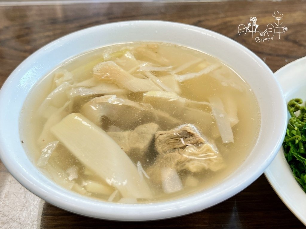 嘉義美食_東門雞肉飯竹筍排骨湯