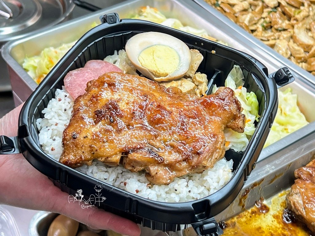 桃園藝文特區午餐，米食BENTO，人氣醬燒雞腿飯