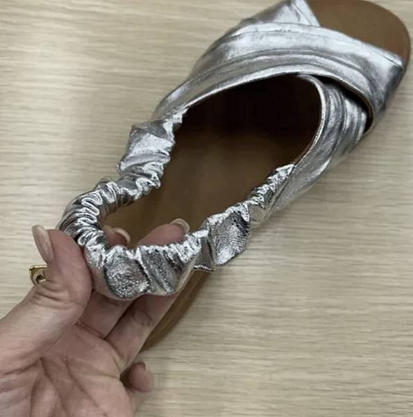 BARI褶皺束帶涼鞋3.jpg