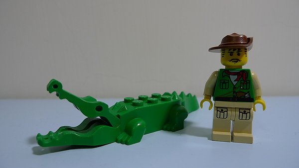 LEGO 7410 b