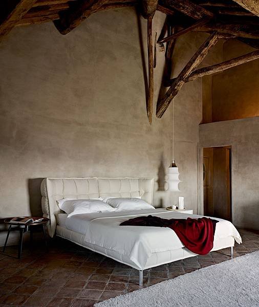 B&amp;B Italia bed HUSK-1