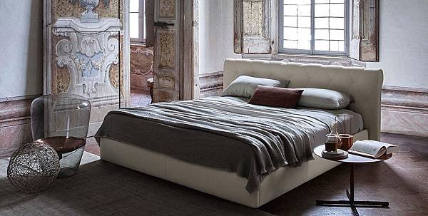 Poltrona Frau bed-Bluemoon-1