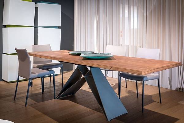 cattelan-italia-premie_3.jpg