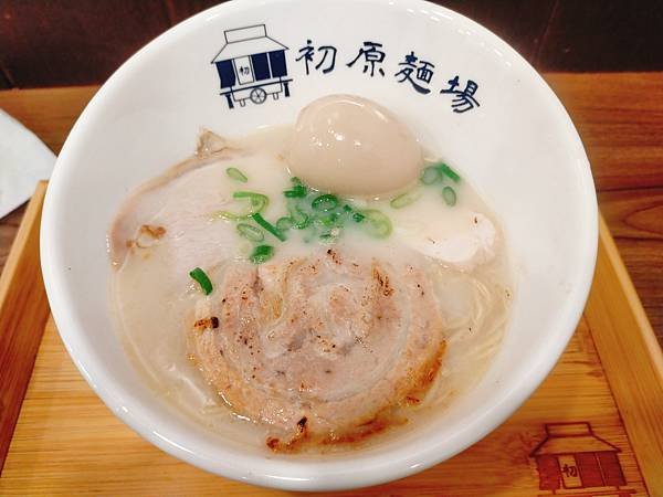 【新莊美食】【日式拉麵】湯頭濃郁叉燒肉好吃的拉麵—初原麵場福