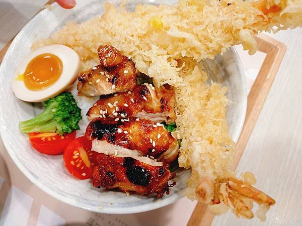【新北三重美食】值得一吃的經典日式海鮮丼飯和定食—定食8 重