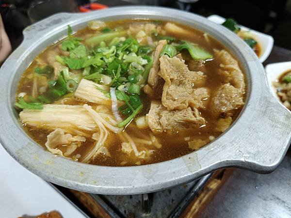 【板橋美食】【大盤雞】遠從新疆來的道地傳統美食—小喬新疆羊肉