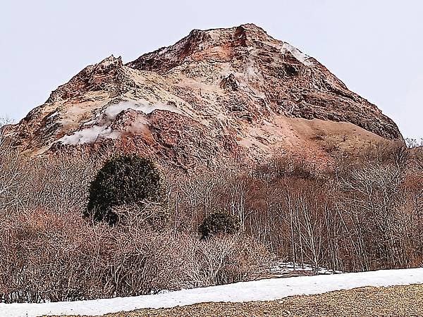 【日本北海道之旅】雪地地毯搭配火山活動誕生而且持續長高的昭和