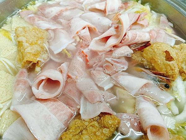 【高雄左營美食】來自東北瀋陽口味酸菜白肉鍋美味—金 東北私房