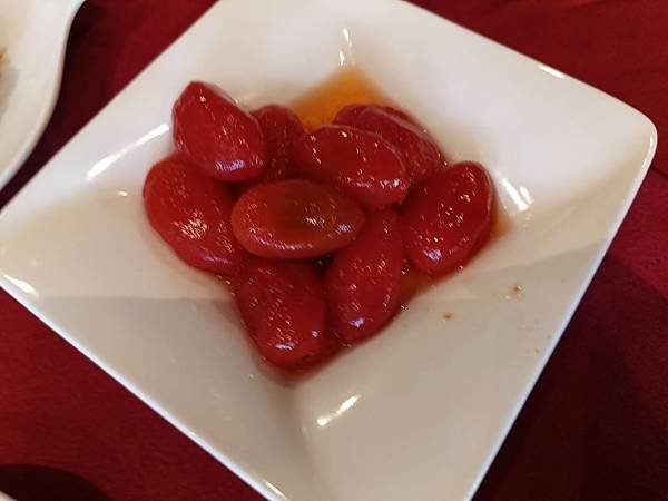 【宜蘭美食】櫻桃霸王鴨一鴨多式料理美味風靡 獨領風騷—紅樓中