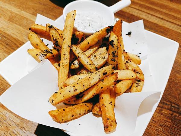 【台中美食】份量十足又好吃的義式料理義大利麵及焗飯絕不能錯過