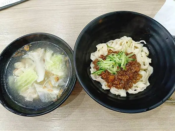 【台北中正美食】老北京炸醬麵的美味—集美食_重慶酸辣粉