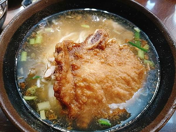 【苗栗美食】苗栗知名人氣小吃美食餛飩及肉圓雙絕配—江技舊記餛