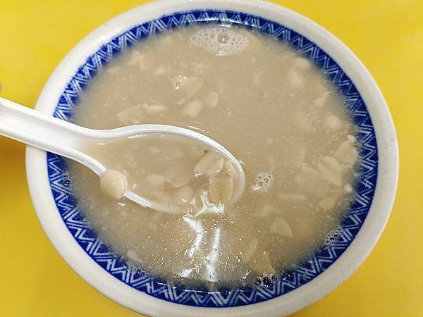 【新莊美食】不可思議花生湯是豆漿店主角—豐年街世界豆漿大王