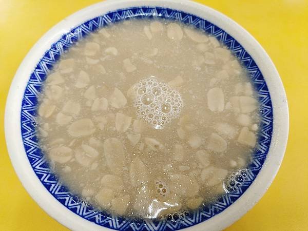 【新莊美食】不可思議花生湯是豆漿店主角—豐年街世界豆漿大王