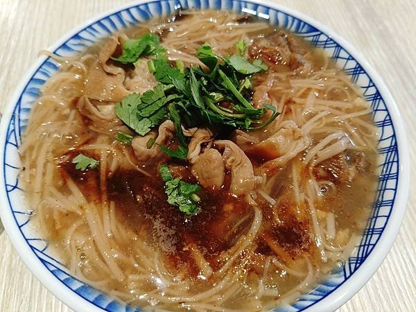 【新北八里美食】大腸和赤肉塊雙主料的綜合麵線—A++大腸麵線