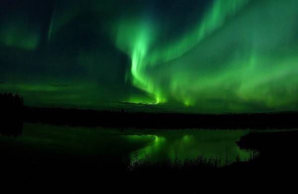 aurora-borealis-818716_640.jpg