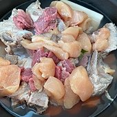 第三層: 鋪上雞肉和牛肉