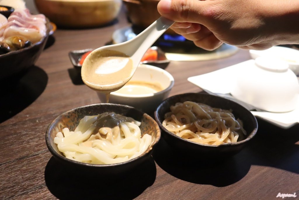 [高雄鍋物推薦]銅花精緻涮涮鍋－美術館店/吃鍋還有桌邊服務太