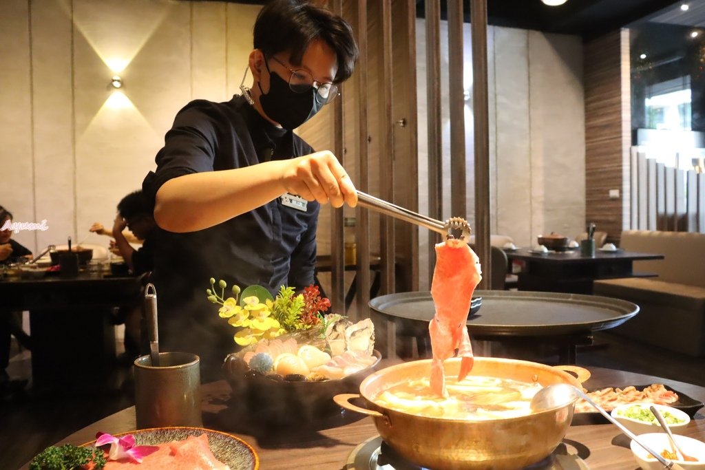 [高雄鍋物推薦]銅花精緻涮涮鍋－美術館店/吃鍋還有桌邊服務太