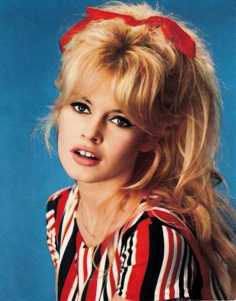 brigitte-bardot-beautiful-bb-18708275-802-10241.jpg