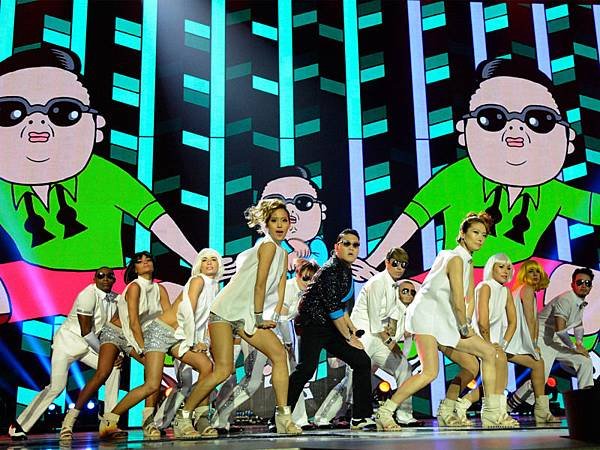 Psy_WireImage_156057802