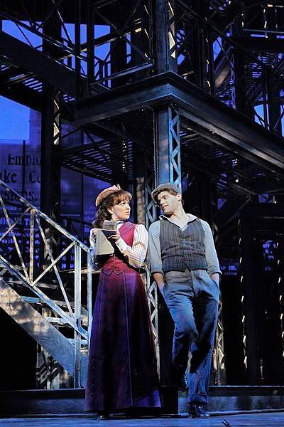 kara-lindsay-jeremy-jordan-newsies