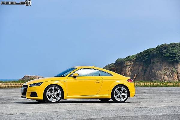 Audi TT-07.jpg