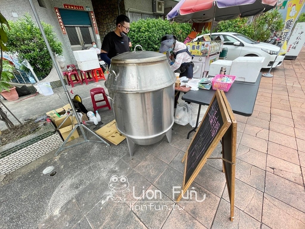 高雄烤雞推薦｜鐳哥烤雞脆皮烤雞。高雄蓮池潭烤雞，一周只賣四天