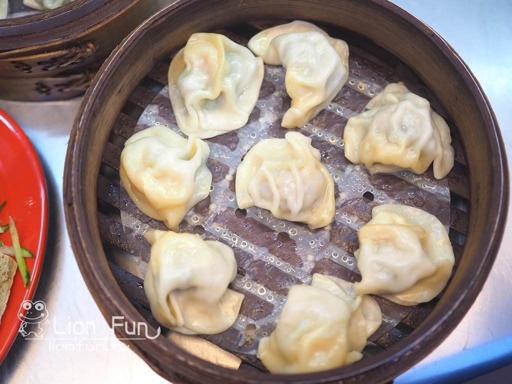 嘉義民雄美食｜蒸極軒（蒸餃、臭豆腐）民雄店。超級酥脆又香臭豆