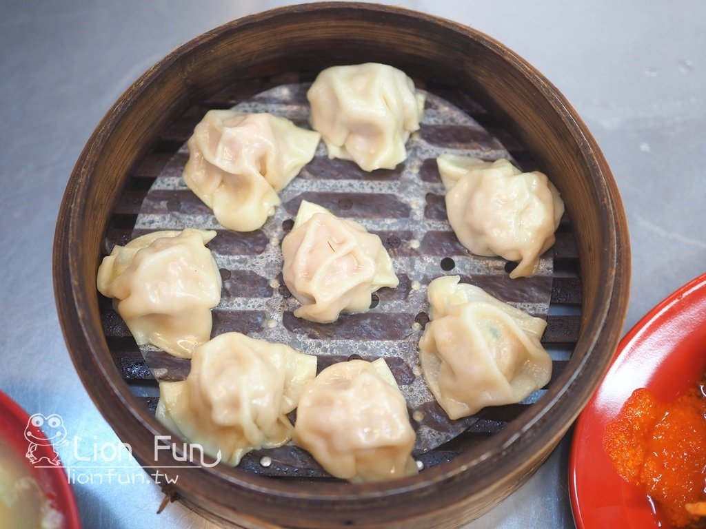 嘉義民雄美食｜蒸極軒（蒸餃、臭豆腐）民雄店。超級酥脆又香臭豆
