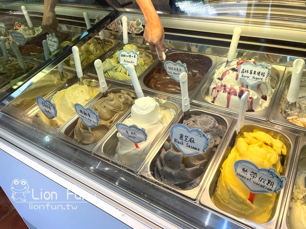 南投義大利冰品｜貝拉義大利冰淇淋店。隱藏在文心園內冰淇淋店咖