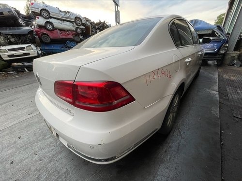 2011 Volkswagen 福斯 PASSAT 白色 1