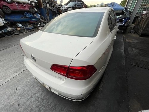 2011 Volkswagen 福斯 PASSAT 白色 1