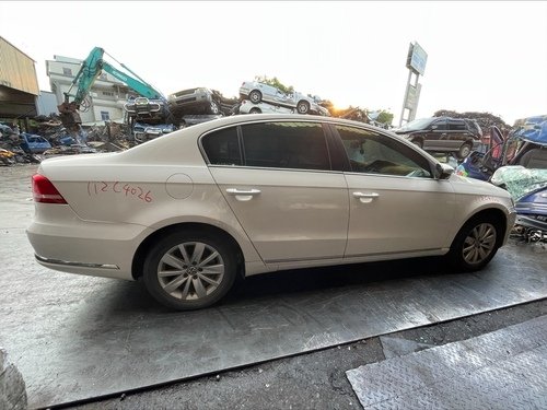 2011 Volkswagen 福斯 PASSAT 白色 1