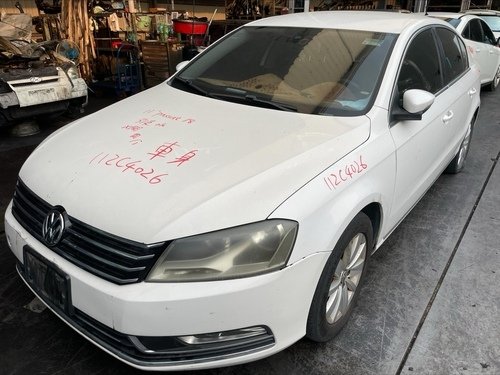 2011 Volkswagen 福斯 PASSAT 白色 1