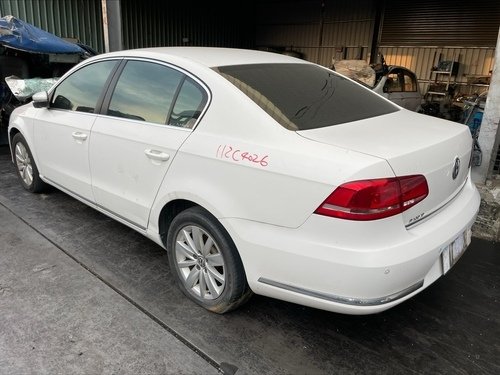 2011 Volkswagen 福斯 PASSAT 白色 1