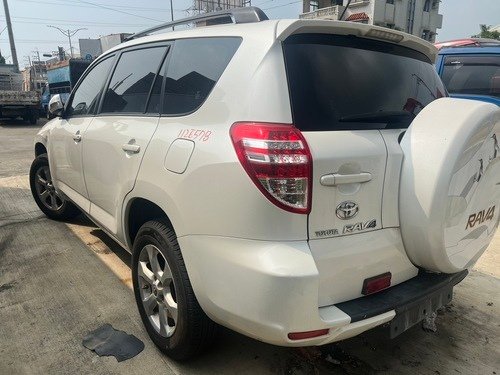 2009 TOYOTA 豐田 RAV4 白色 2.4