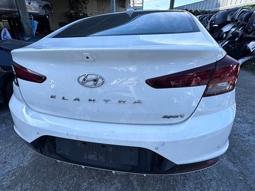 2019 HYUNDAI 現代 ELANTRA 白色 1.6