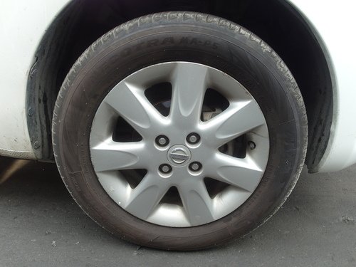 2012 Nissan 日產 新馬曲 白色 1.5 5D